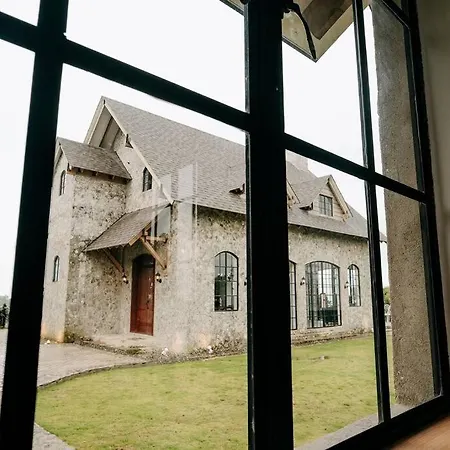 The Old Country Stone House-3